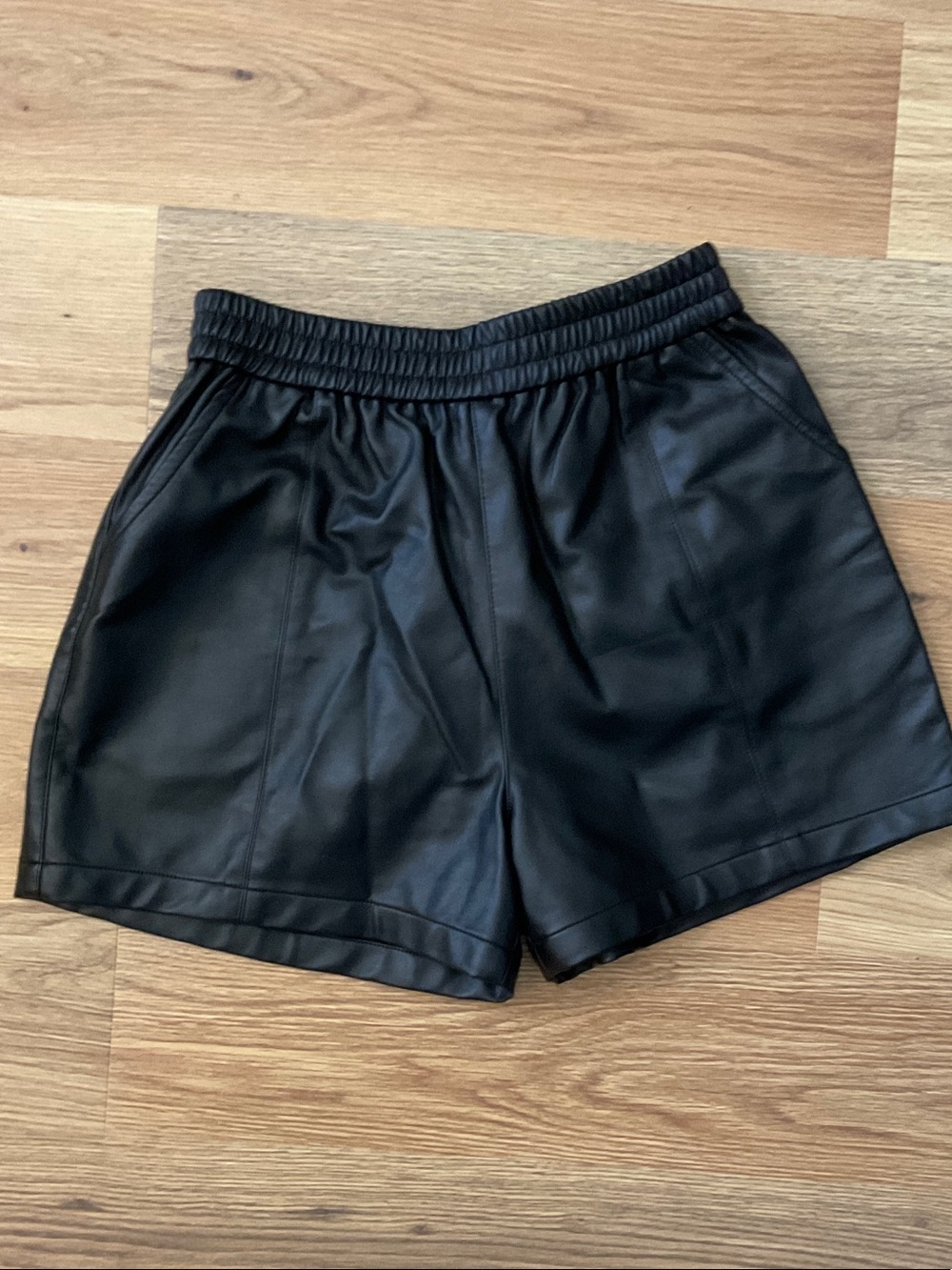 Black Faux Leather Women's Shorts with Elastic Waist and Pockets